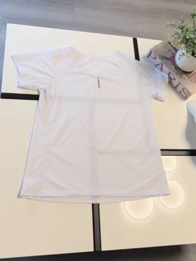 Punto Blanco Women’s Performance V-Neck Activewear Tee – Size S – White
